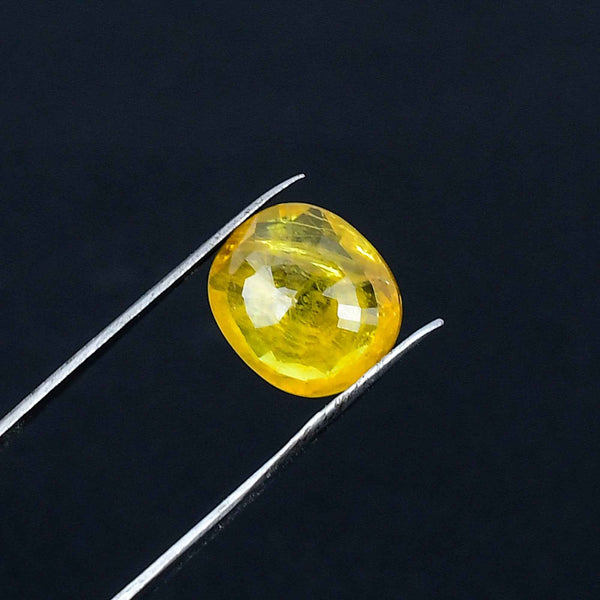 Yellow Sapphire - 4.39 Carats