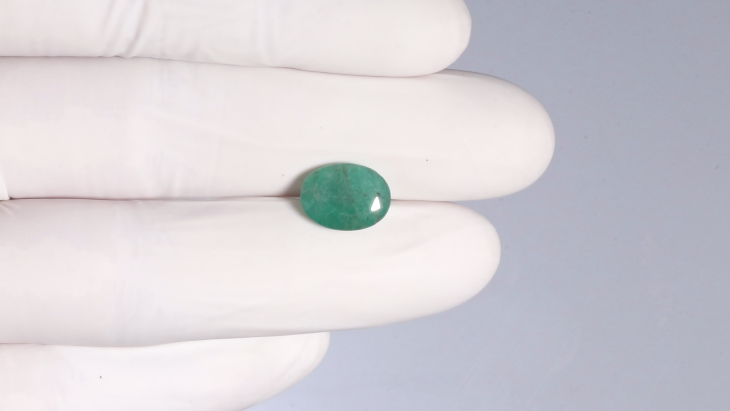 
                    
                      Natural Zambian Emerald (Panna) 4.12 Carats - Media 4
                    
                  