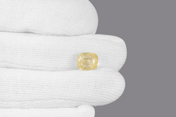 Natural Yellow Sapphire (Pukhraj) 6.70 Carats - Media 3