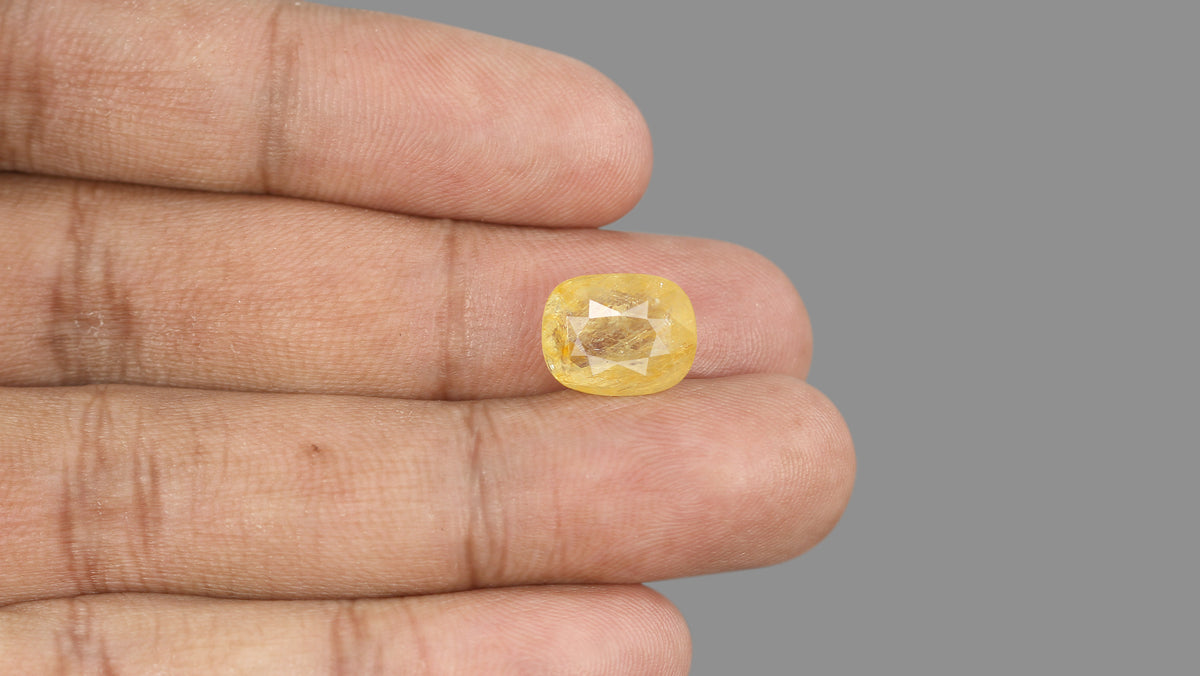 Natural Yellow Sapphire (Pukhraj) 7.32 Carats
