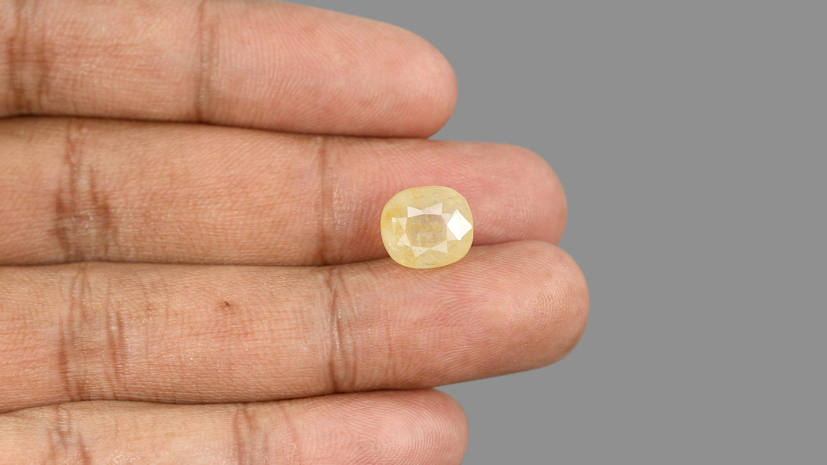 Natural Yellow Sapphire (Pukhraj) 7.54 Carats