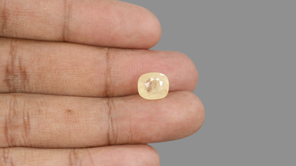 Natural Yellow Sapphire (Pukhraj) 5.35 Carats
