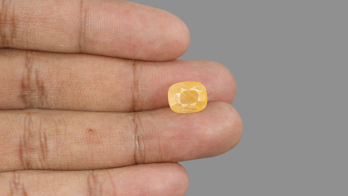 Natural Yellow Sapphire (Pukhraj) 6.61 Carats