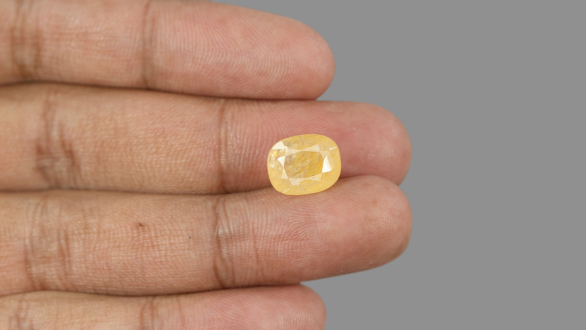Natural Yellow Sapphire (Pukhraj) 6.72 Carats