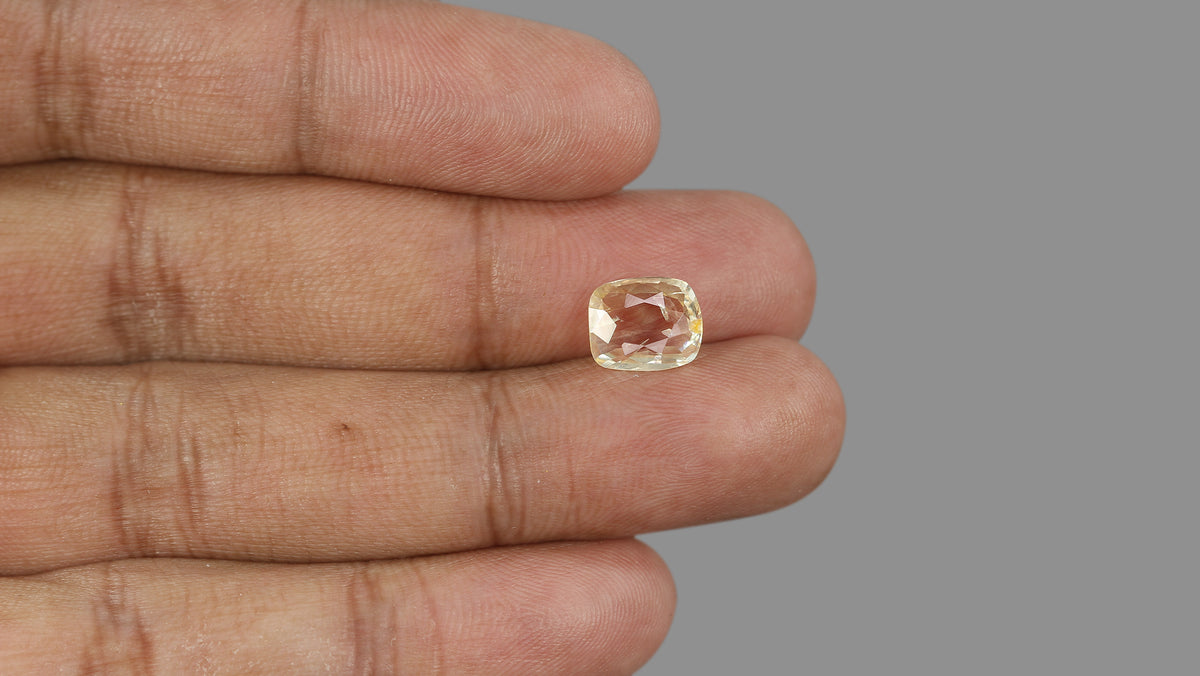 Natural Yellow Sapphire (Pukhraj) 3.50 Carats