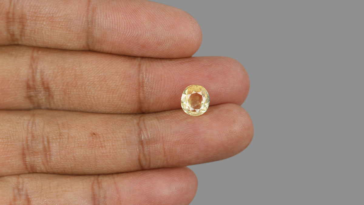 Natural Yellow Sapphire (Pukhraj) 3.28 Carats