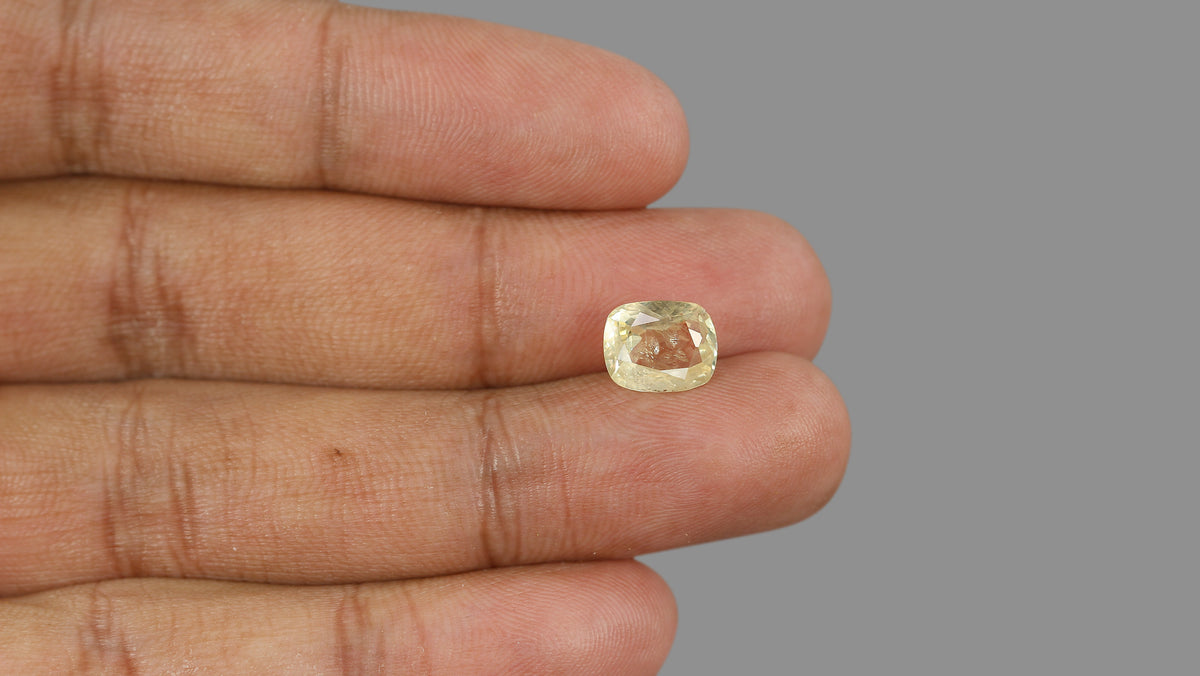 Natural Yellow Sapphire (Pukhraj) 3.87 Carats