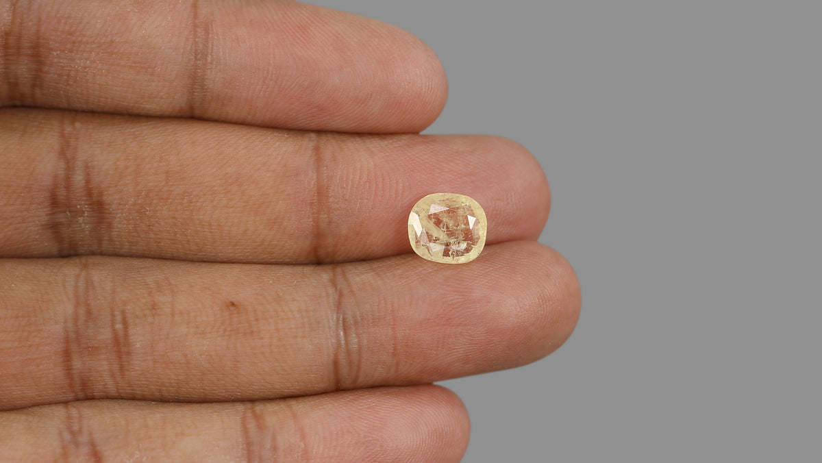 Natural Yellow Sapphire (Pukhraj) 3.76 Carats