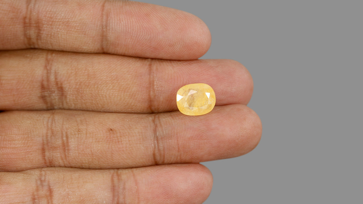 Natural Yellow Sapphire (Pukhraj) 4.52 Carats