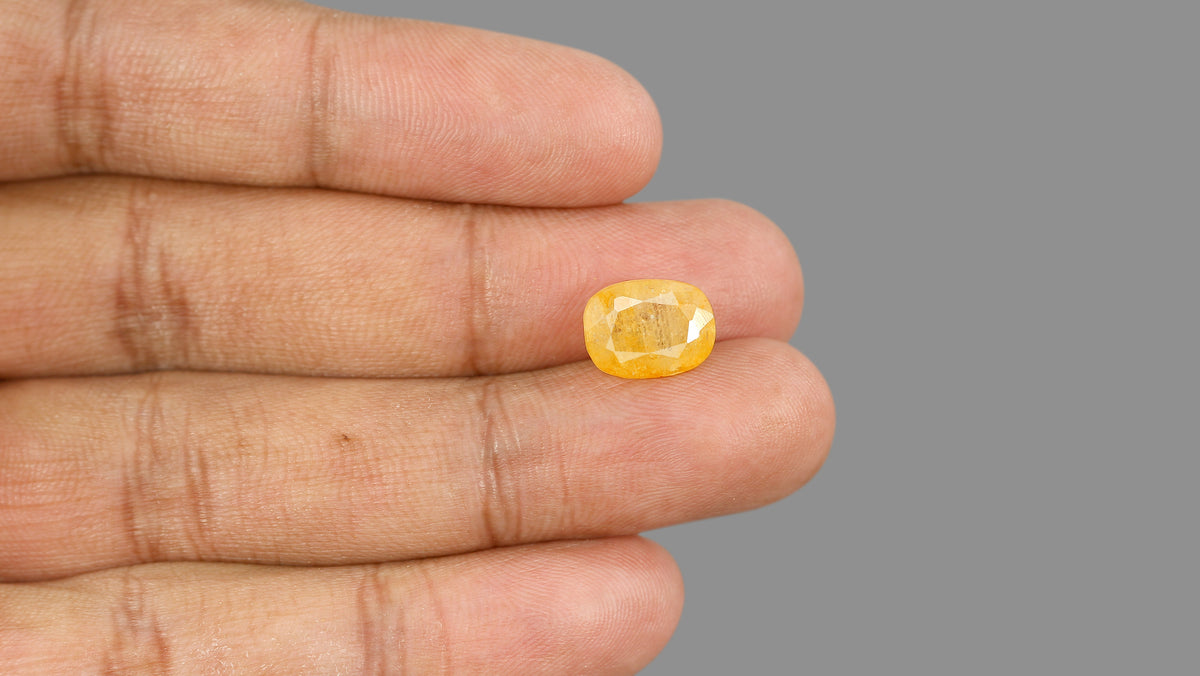 Natural Yellow Sapphire (Pukhraj) 6.58 Carats