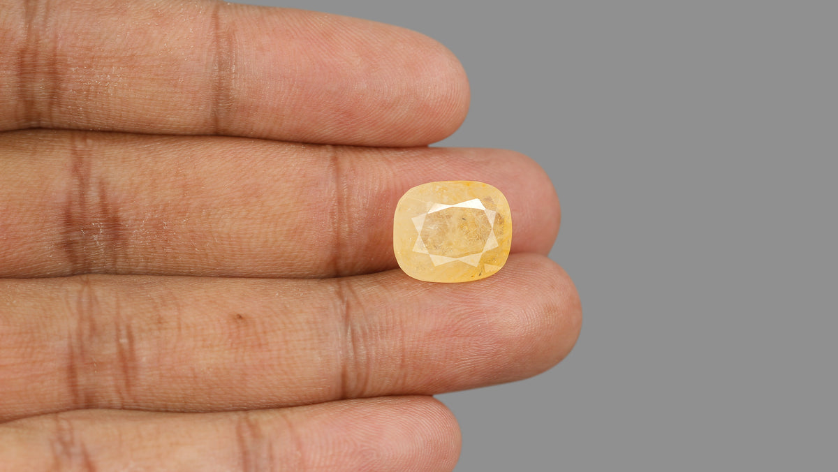 Natural Yellow Sapphire (Pukhraj) 12.48 Carats