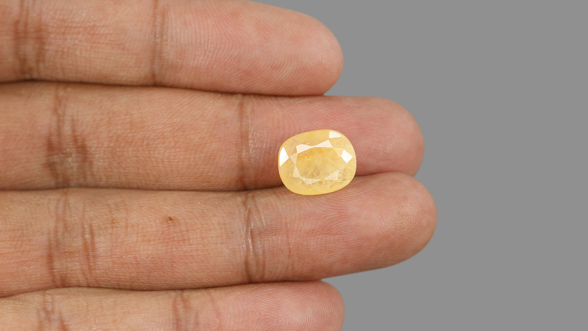 Natural Yellow Sapphire (Pukhraj) 7.63 Carats