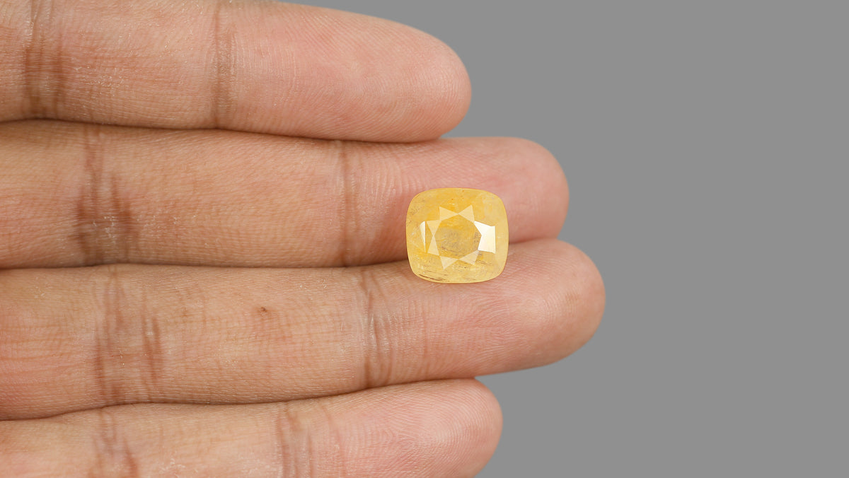 Natural Yellow Sapphire (Pukhraj) 12.11 Carats