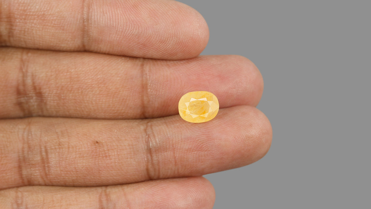 Natural Yellow Sapphire (Pukhraj) 4.92 Carats