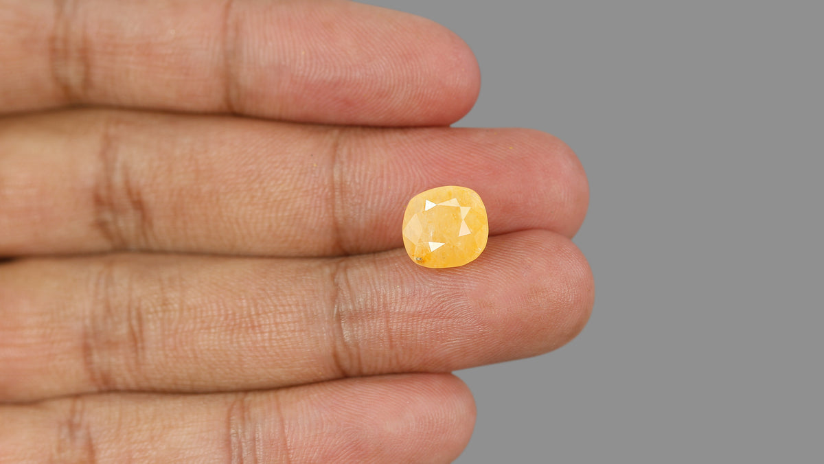 Natural Yellow Sapphire (Pukhraj) 6.62 Carats