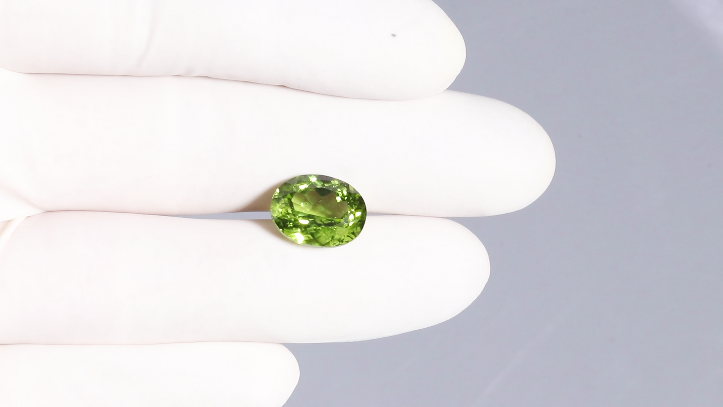 
                    
                      NATURAL PERIDOT 7.14 CARATS - Media 4
                    
                  