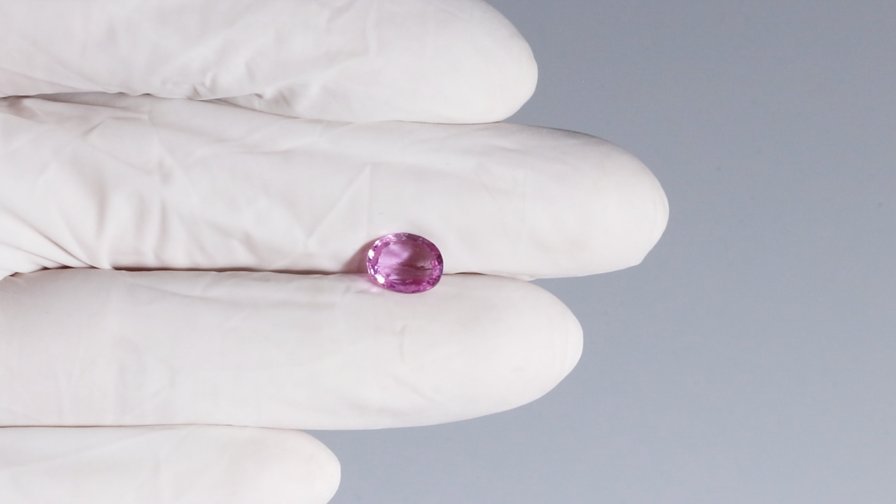 
                    
                      NATURAL PINK SAPPHIRE 1.85 CARATS - Media 4
                    
                  