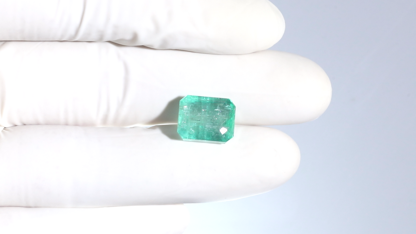 
                    
                      Minor Oil Natural Afganistan Emerald (Panna) 9.18 Carats - Media 4
                    
                  