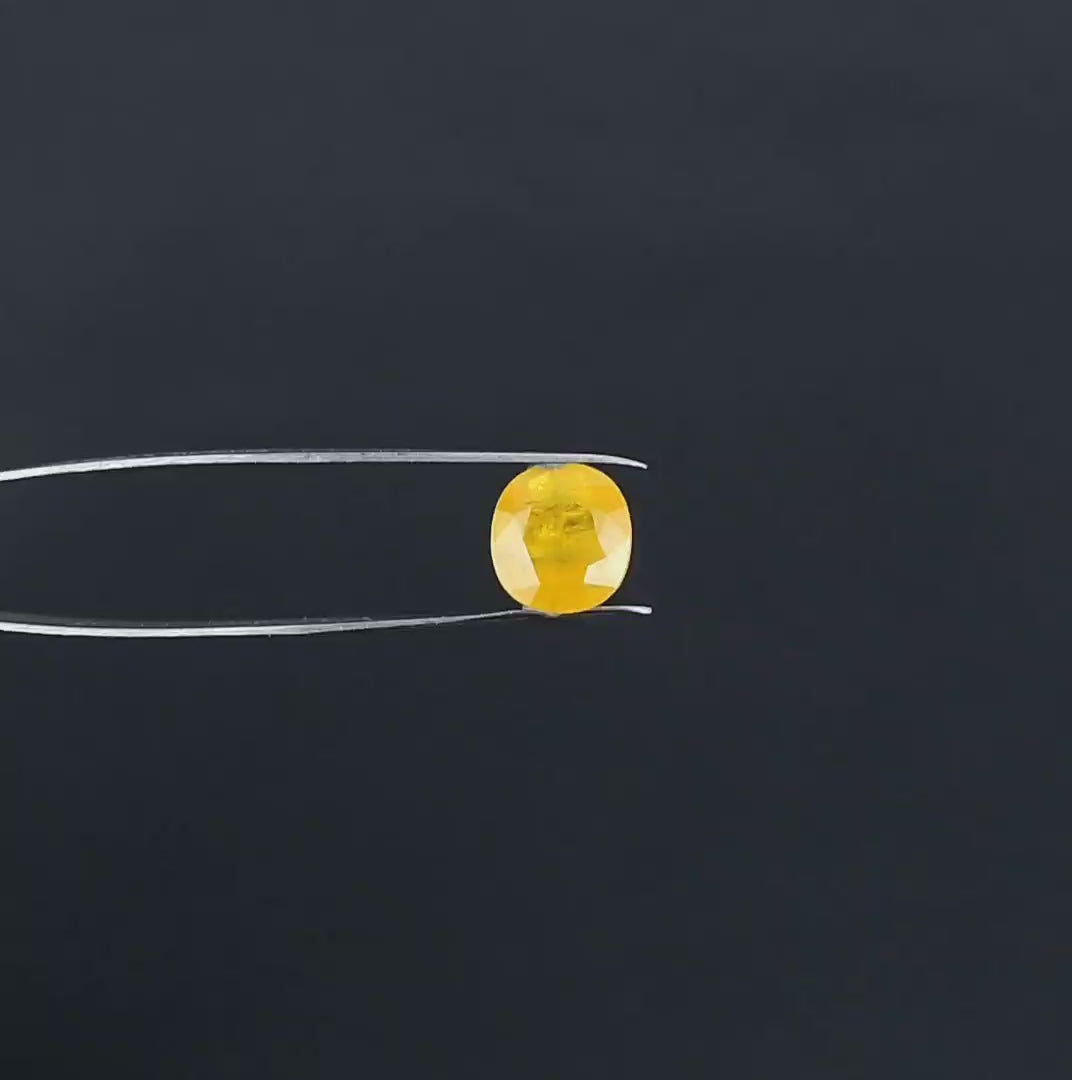 Yellow Sapphire - 5.92 Carats