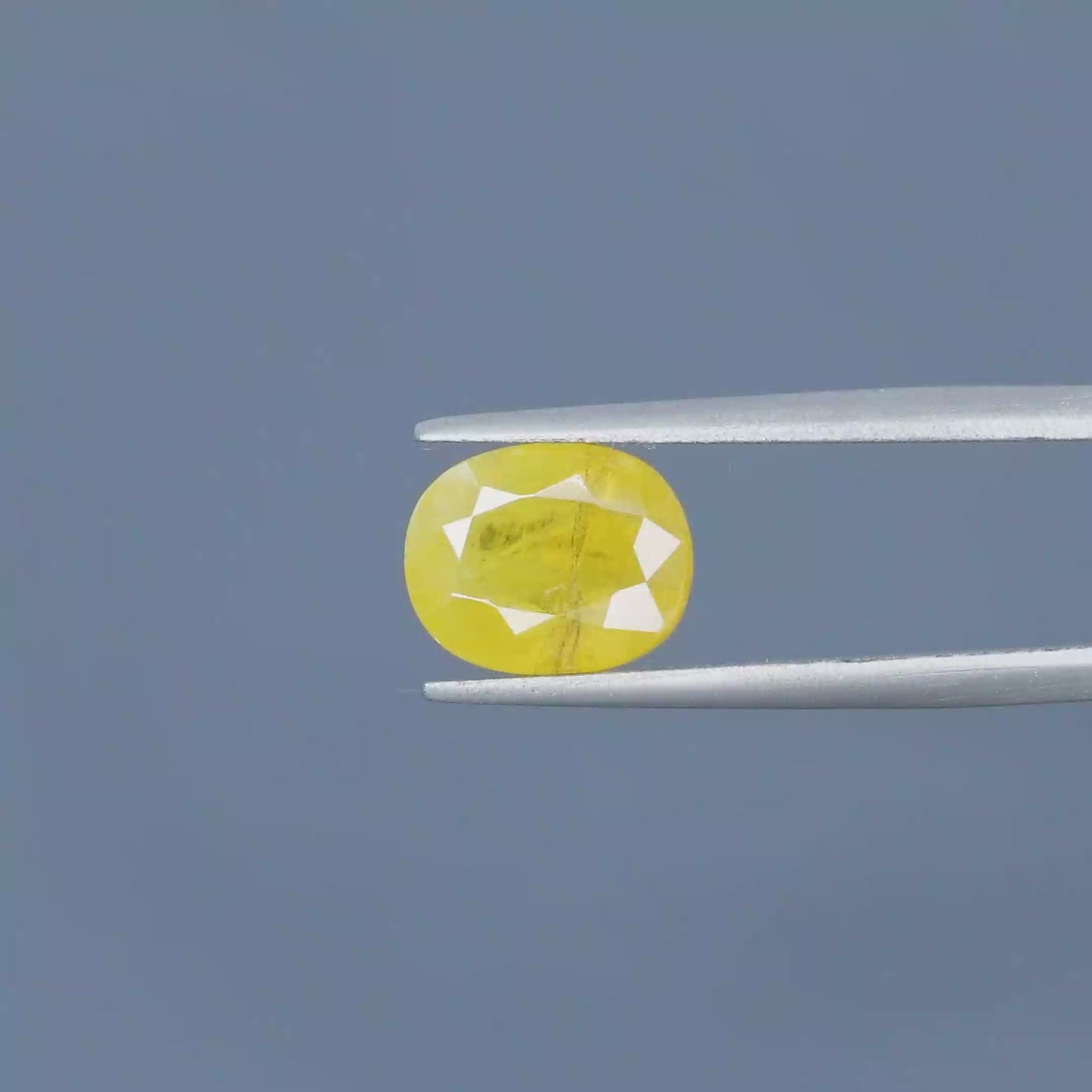 Yellow Sapphire - 5.66 Carats