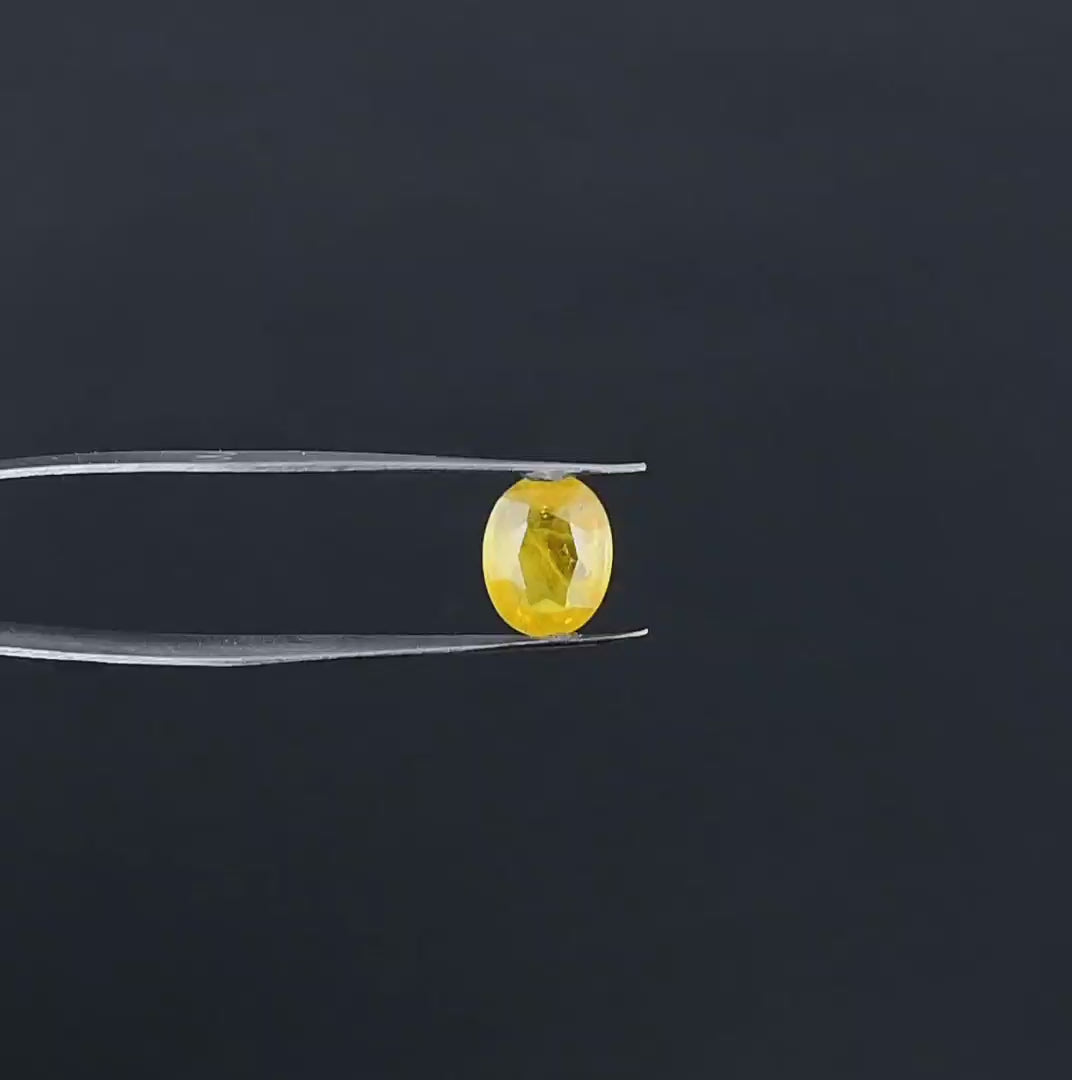 Yellow Sapphire - 4.39 Carats