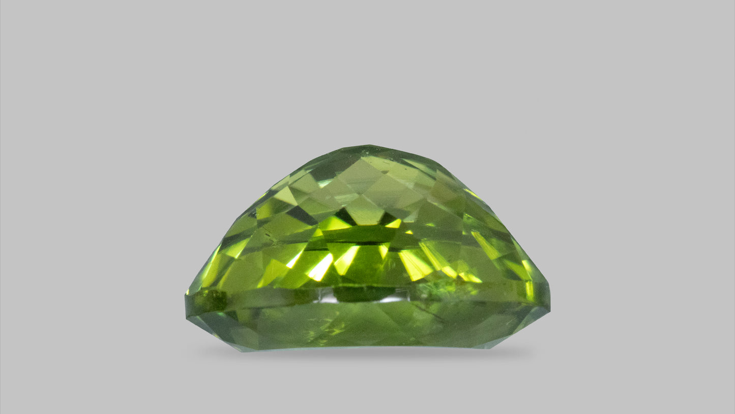 
                    
                      NATURAL PERIDOT 5.53 CARATS - Media 3
                    
                  