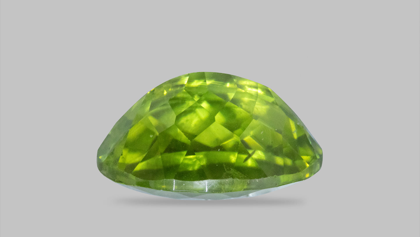 
                    
                      NATURAL PERIDOT 6.13 CARATS - Media 3
                    
                  